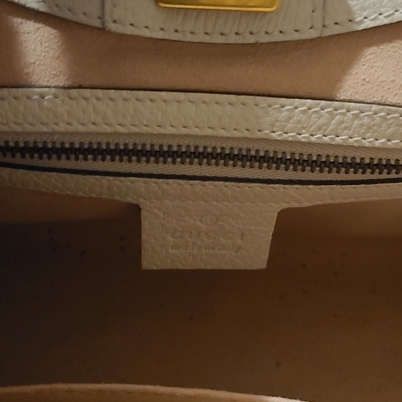 AUTHENTIC GUCCI PURSE - Picture 2 of 12